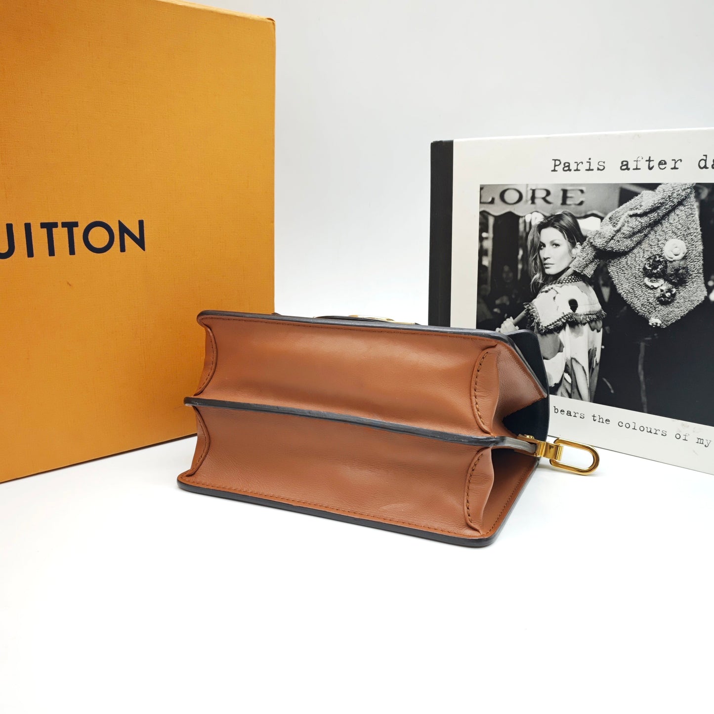 Louis Vuitton - Dauphine Small - Monogram coated canvas with natural cowhide leather trim and microfiber lining - Brown - (small)