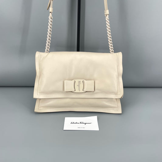 Salvatore Ferragamo - Vara Bow 'Cloud' Shoulder Bag - Leather - Beige - (medium)