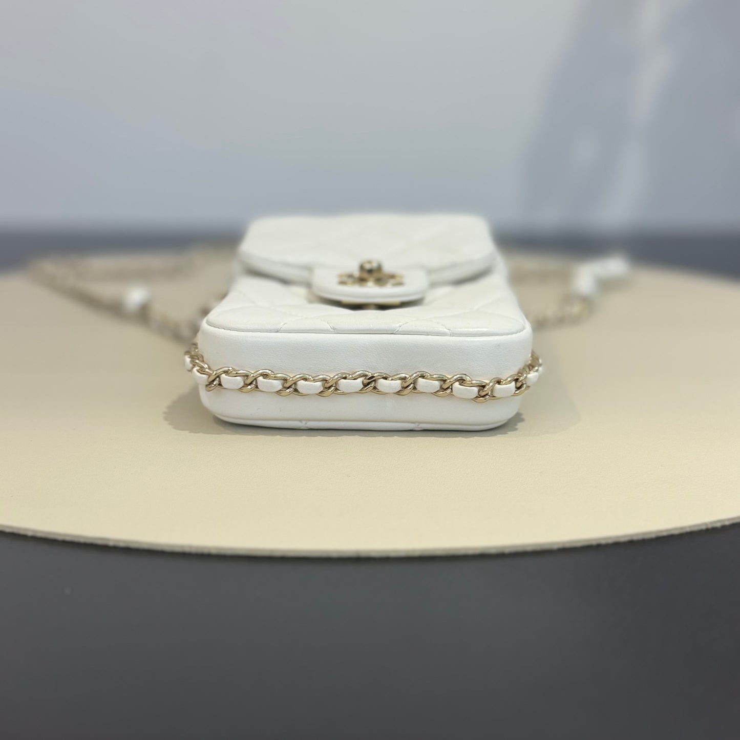 Chanel - Phone Holder with Pearl Chain - Lambskin leather - White - (mini)