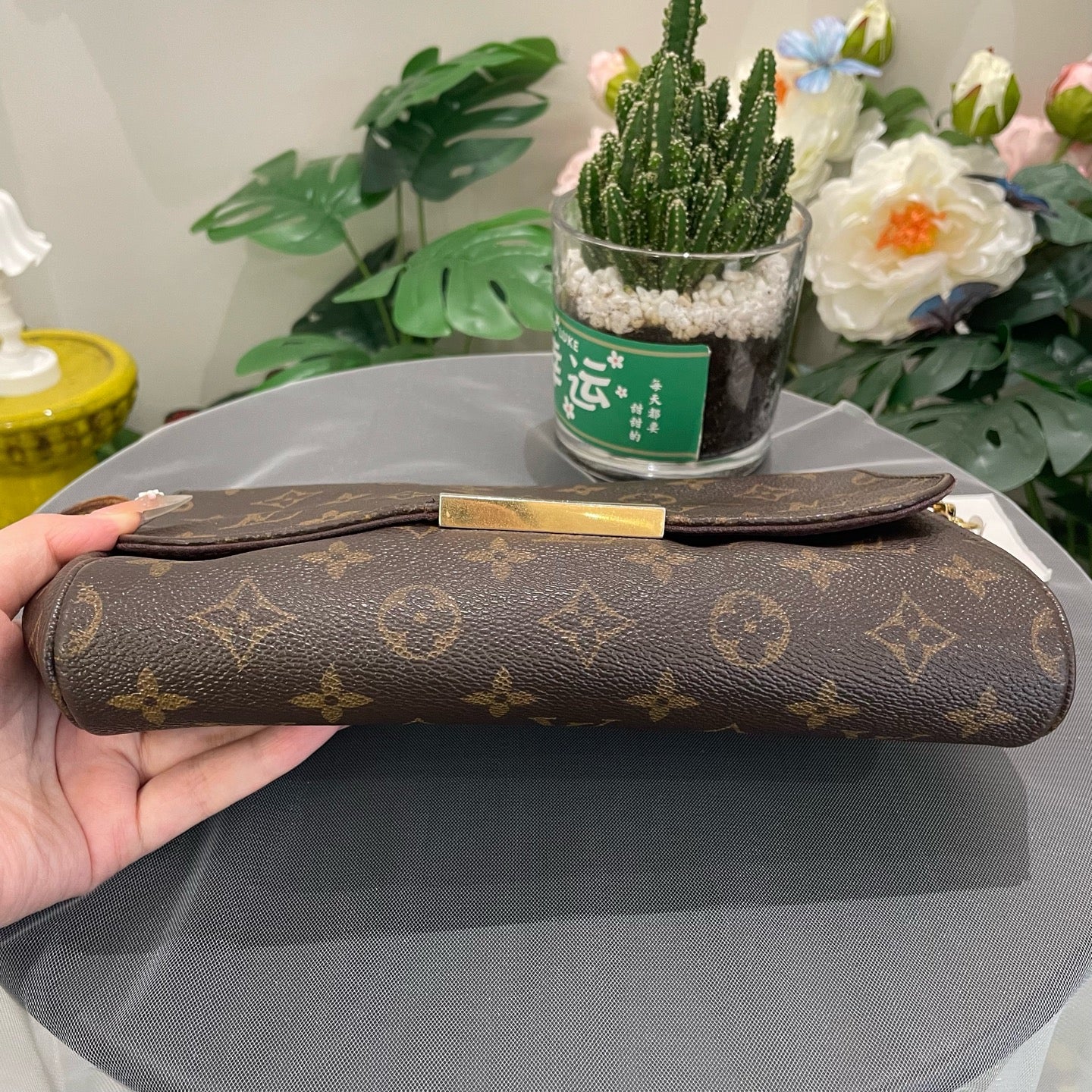 Louis Vuitton - Favorite MM - Monogram canvas with Vachetta leather trim - Brown - (medium)