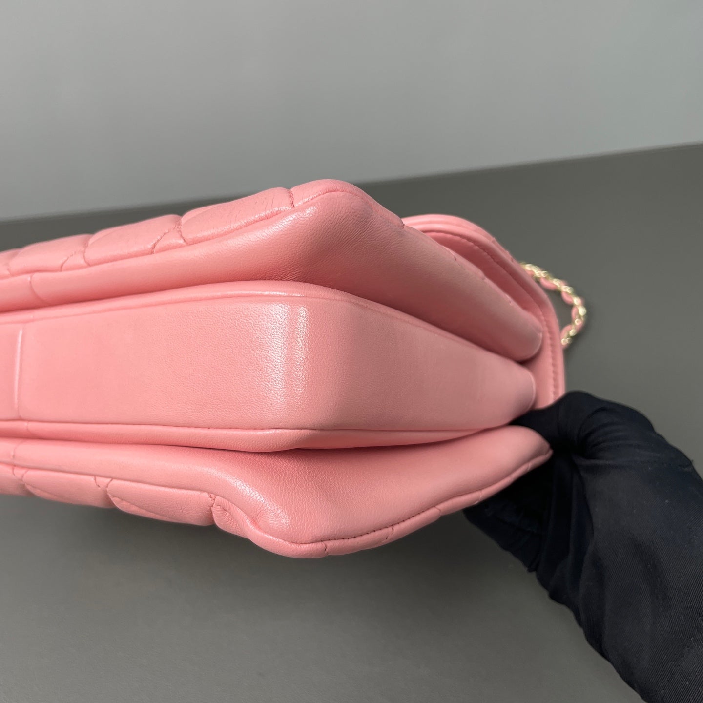 Chanel - Trendy CC - Quilted lambskin leather - Pink with Gold-Tone Hardware - (medium)