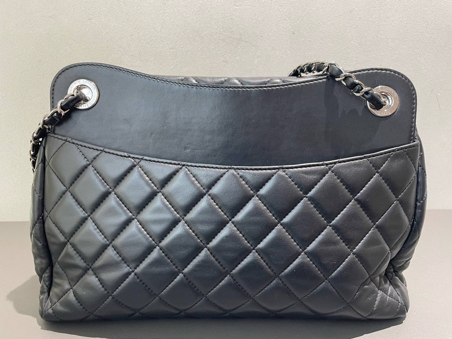 Chanel - Large Shopping Tote - Quilted lambskin leather with smooth leather trim - Black with silver-tone hardware - (Large)