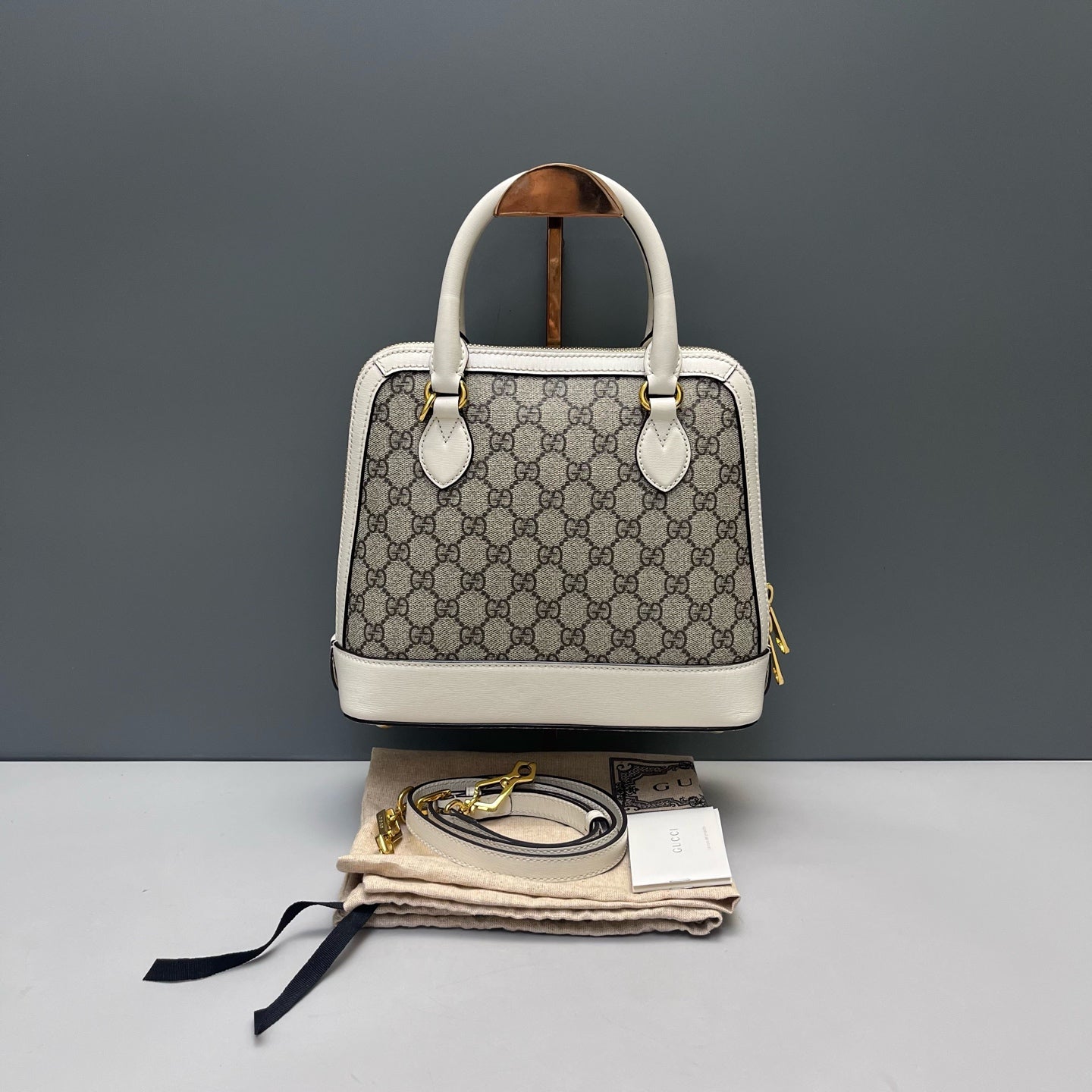 Gucci - 1955 Horsebit Dome Bag - GG Supreme canvas with leather trim - Beige and White - (small)