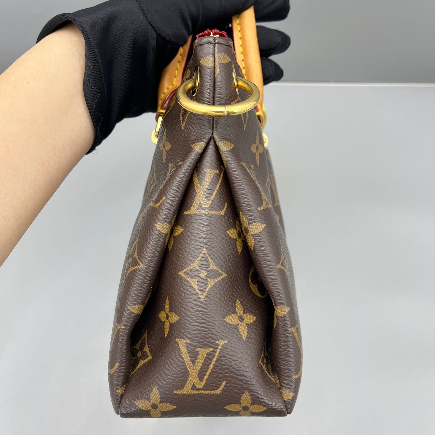 Louis Vuitton - Pallas BB - Monogram coated canvas with Vachetta leather trim and handles, microfiber lining - Brown, Red - (Small)