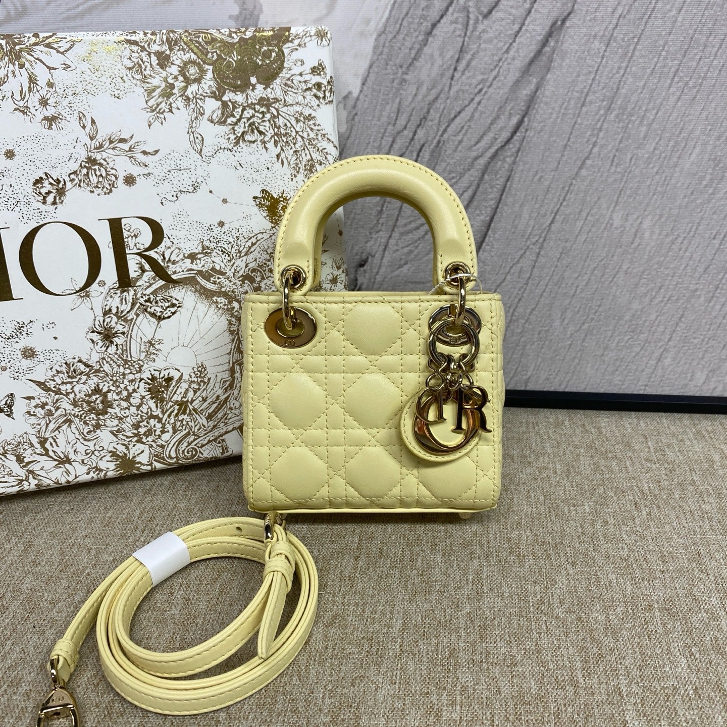 Dior - Lady Dior Ultra Mini - Lambskin leather - Yellow with Gold-Tone Hardware - (mini)