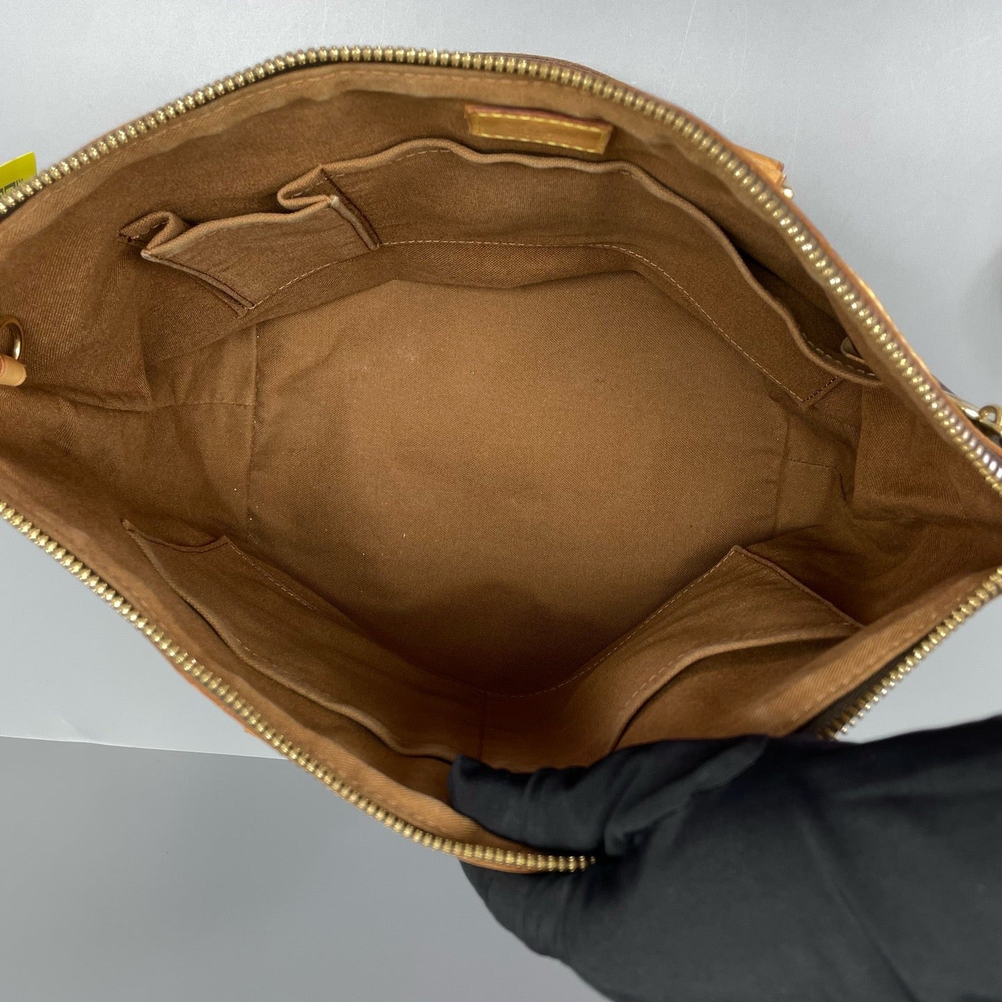 Louis Vuitton - Palermo PM - Monogram canvas with natural cowhide leather trim - Brown - (Small)