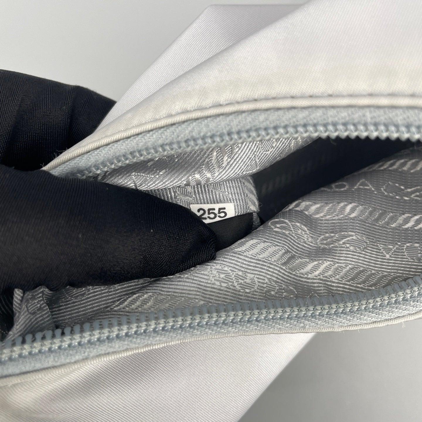 Prada - Re-Edition 2000 Nylon Hobo - Nylon - Grey - (Mini)
