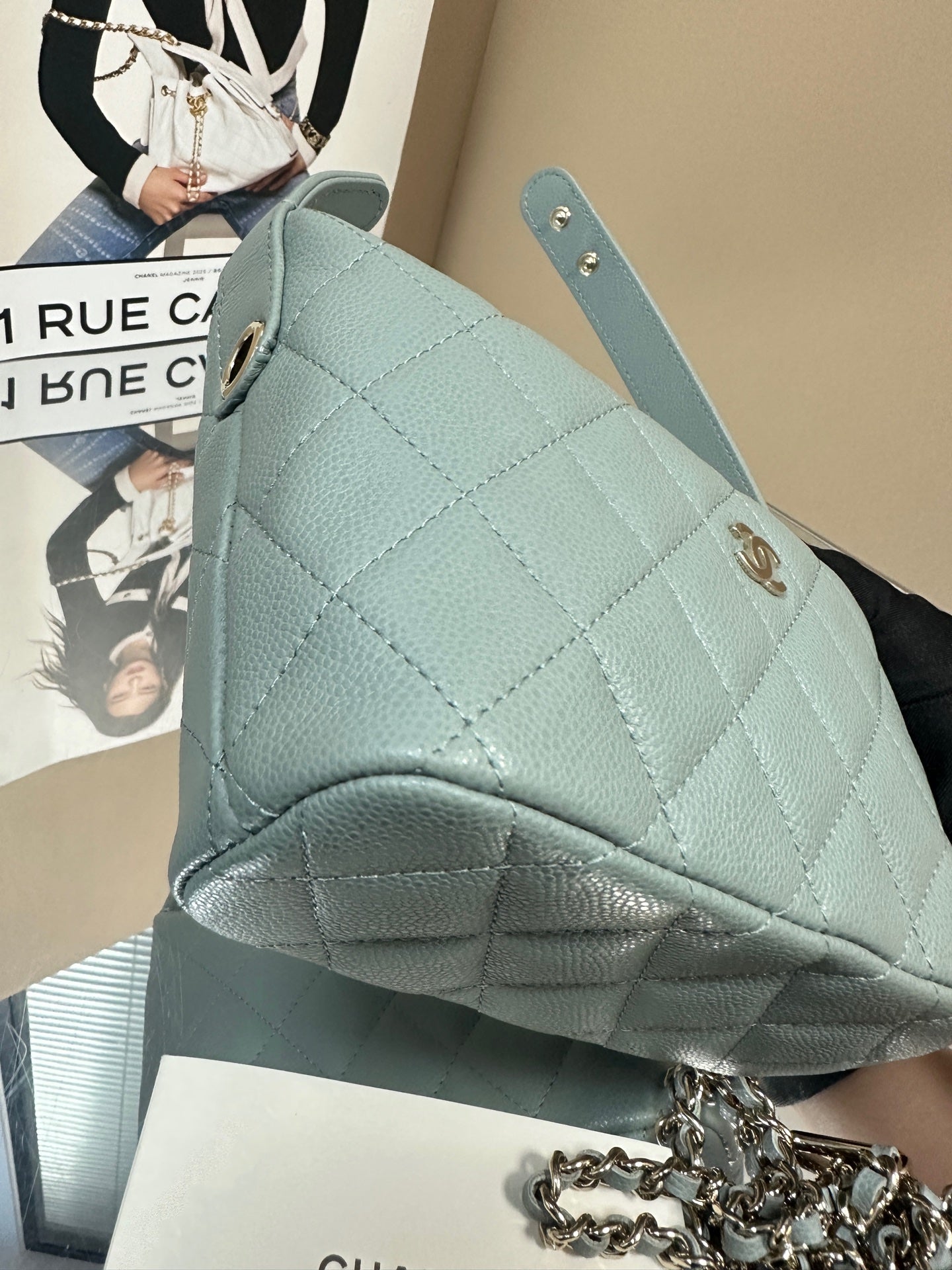 Chanel - Hobo Lunchbox Bag - Grained calfskin leather - Light Green with Gold-Tone Hardware - (mini)