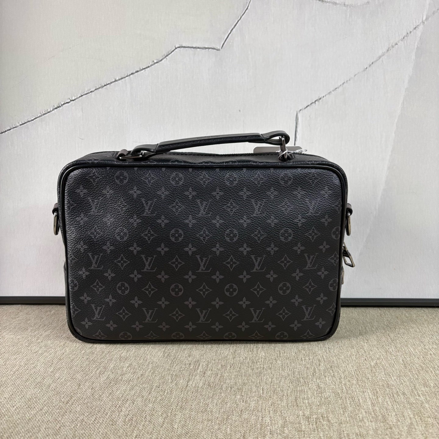 Louis Vuitton - Multipocket Messenger Bag - Monogram Eclipse coated canvas and grained leather - Multicolour - (medium)