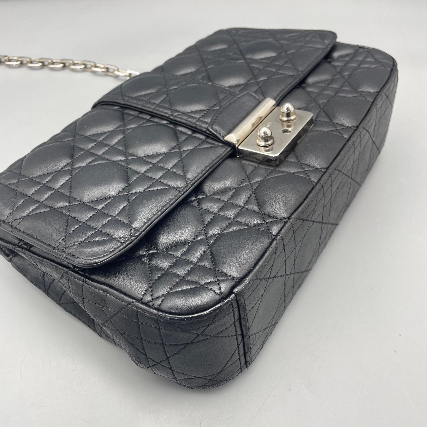 Dior - Quilted Flap Chain Bag - Leather - Black - (Medium)