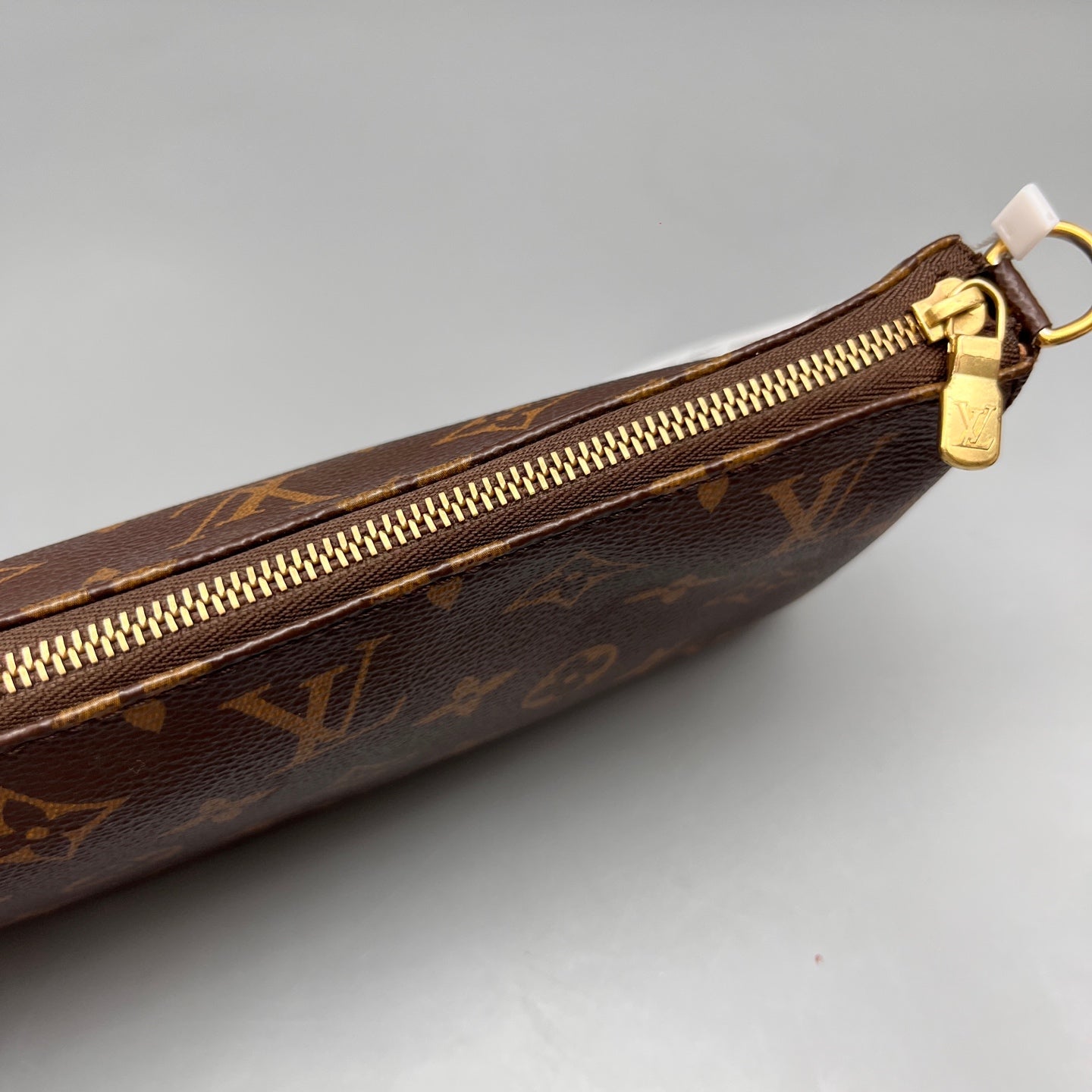 Louis Vuitton - Pochette Accessoires - Monogram coated canvas with Vachetta leather trim - Brown - (small)