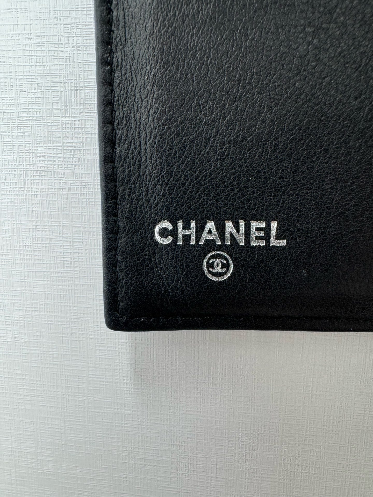 Chanel - Classic Flap Long Wallet - Patent leather - Black - (Medium)