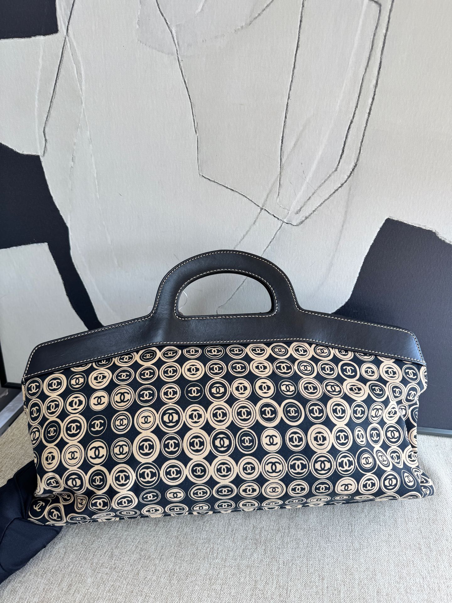 Chanel - Medallion Coin Top Handle Clutch - Canvas and leather - Black and Beige - (large)
