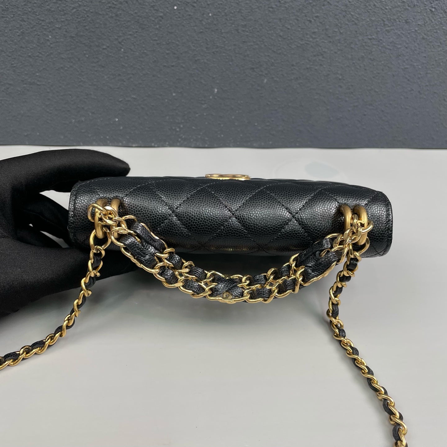 Chanel - Mini WOC (Wallet on Chain) - Grained calfskin leather - Black - (mini)