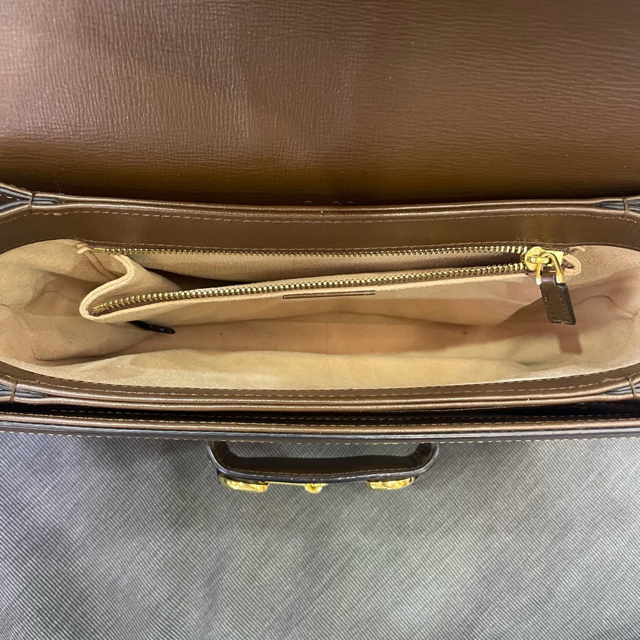 Gucci - 1955 Horsebit Shoulder Bag - GG Supreme canvas with brown leather trim and gold-tone hardware - Brown - (medium)