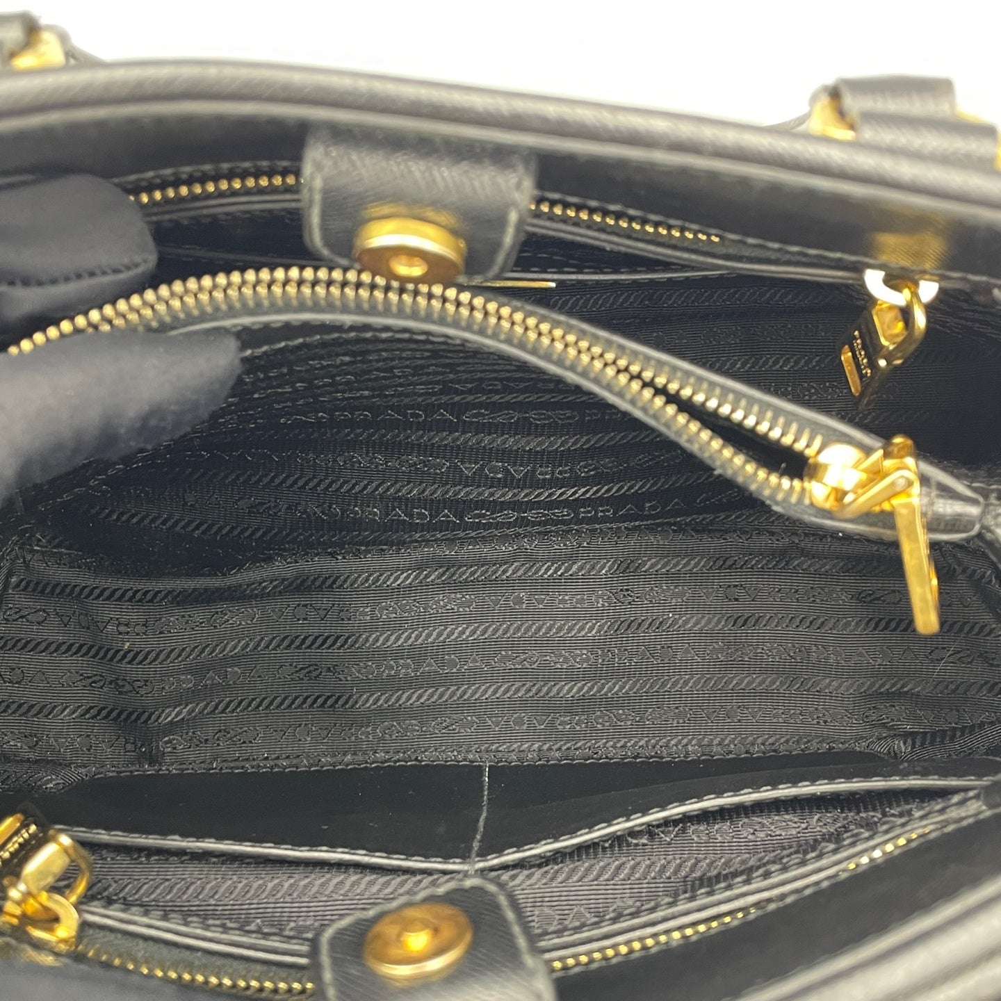 Prada - Saffiano Lux Dome Satchel - Saffiano leather - Black - (medium)