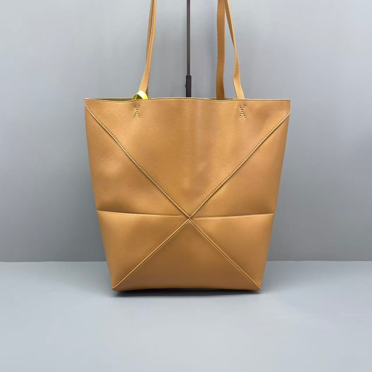 LOEWE - Geometric Tote Bag - Leather - Beige - (Medium)