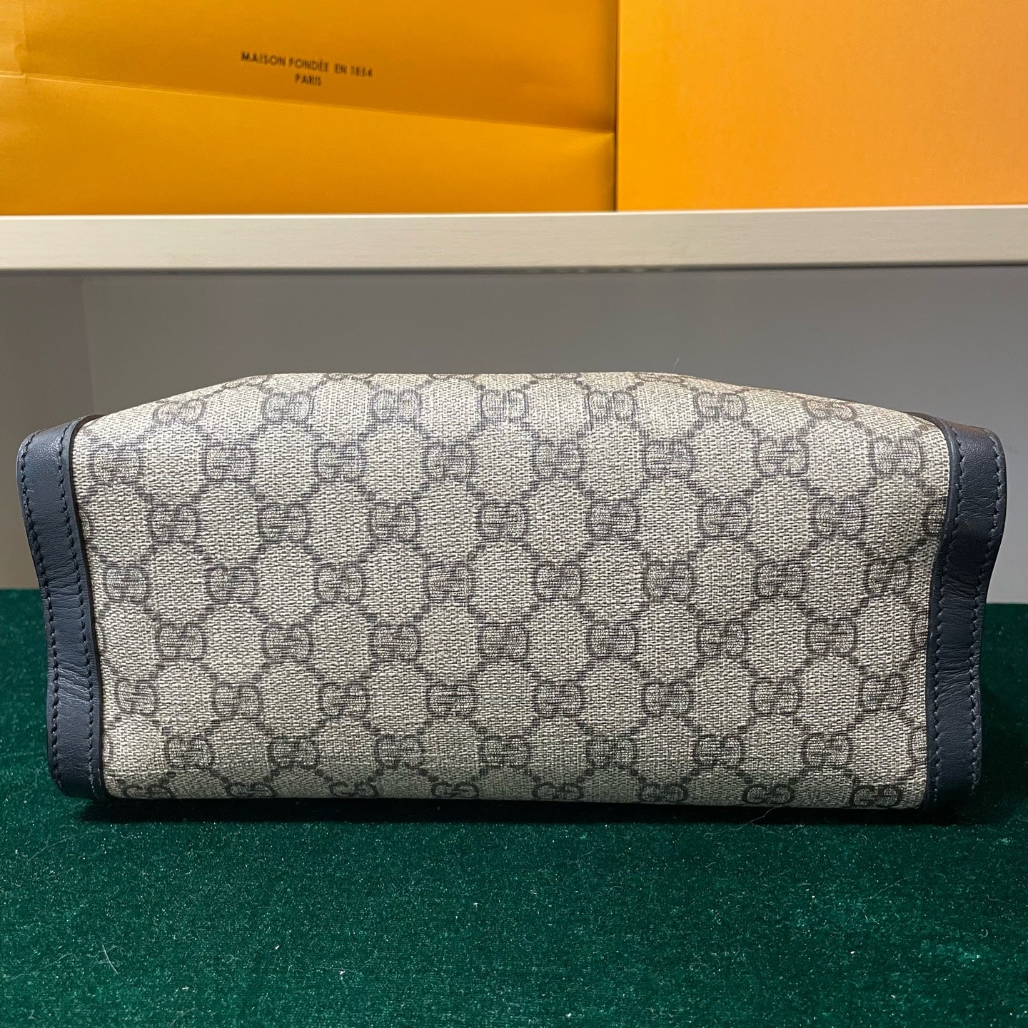 Gucci - Padlock Small Shoulder Bag - GG Supreme canvas with leather trim - Beige and black - (small)