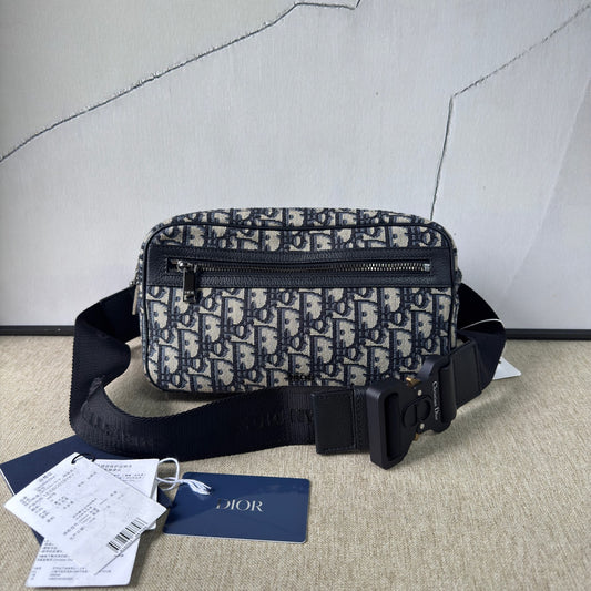 Dior - Dior Oblique Waist Bag - Embroidered Canvas with Leather Trim - Navy and Beige - (Small)