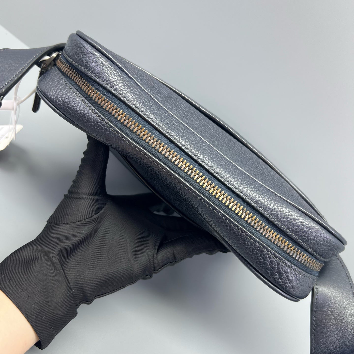 Prada - Crossbody Messenger Bag - Pebbled leather - Navy - (medium)