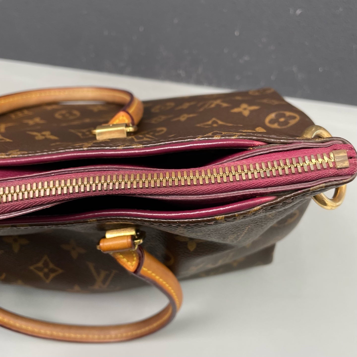 Louis Vuitton - Pallas Legend Medium - Monogram coated canvas with calfskin leather trim and natural cowhide leather handles - Brown with Burgundy interior - (Medium)