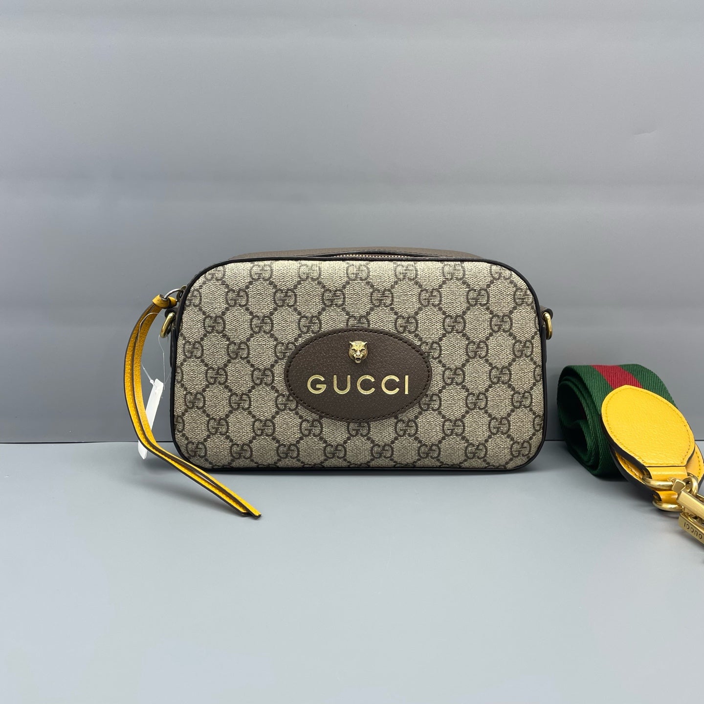 Gucci - Neo Vintage GG Supreme Camera Bag with Tiger Head - GG Supreme coated canvas with brown leather trim - Beige - (Small)