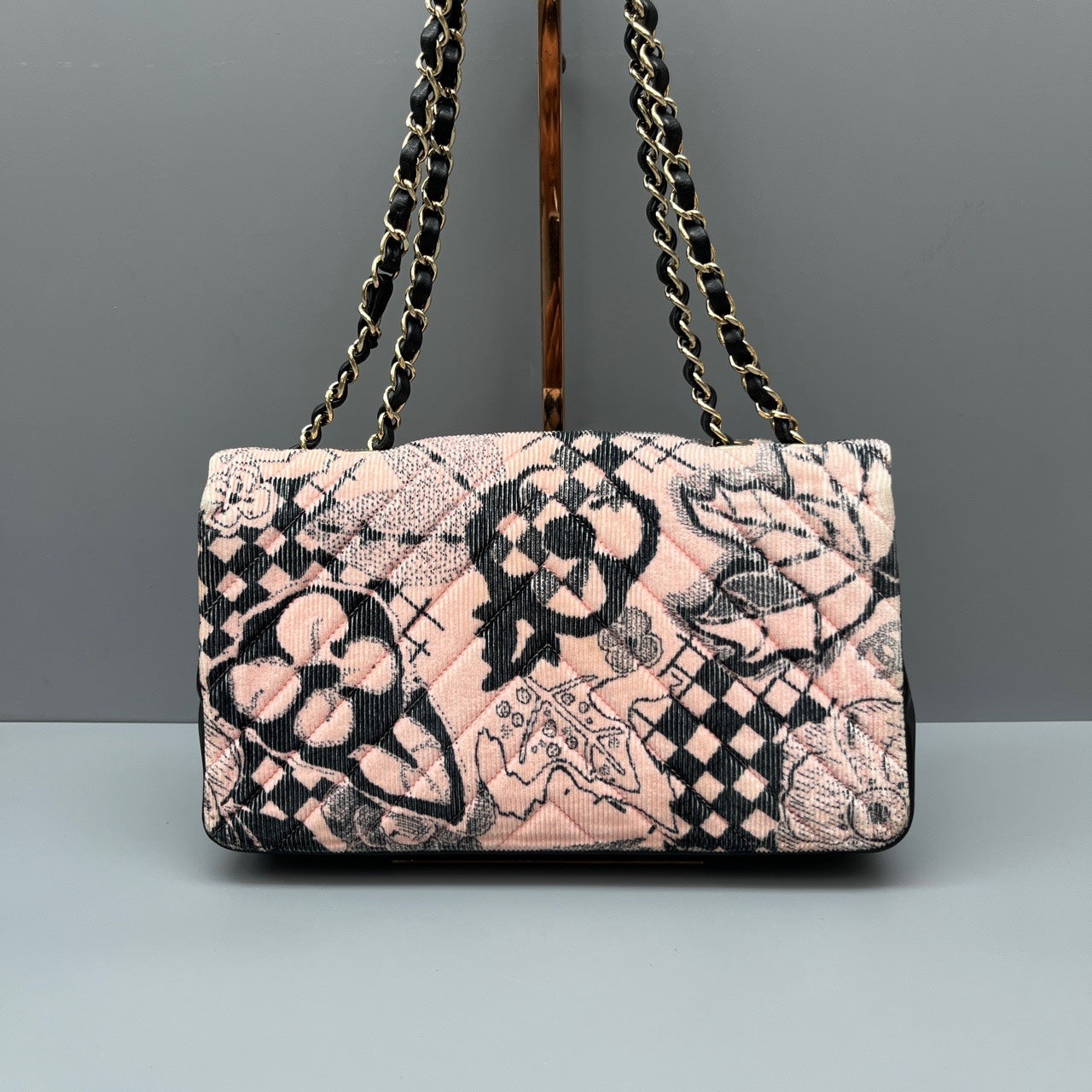 Chanel - Classic Flap Camellia Series Chain Bag with Silk Scarf Detail - Quilted textile with leather trim - Pink and Black - (Medium)