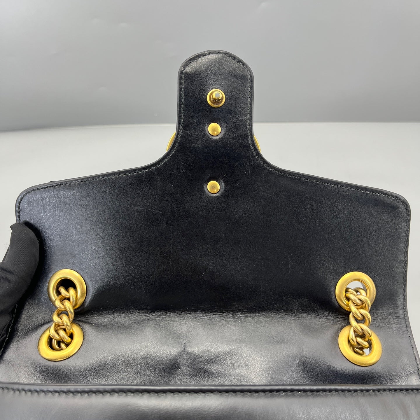 Gucci - GG Marmont Matelassé Shoulder Bag 26 - Matelassé calfskin leather - Black with antique gold-tone hardware - (Small)