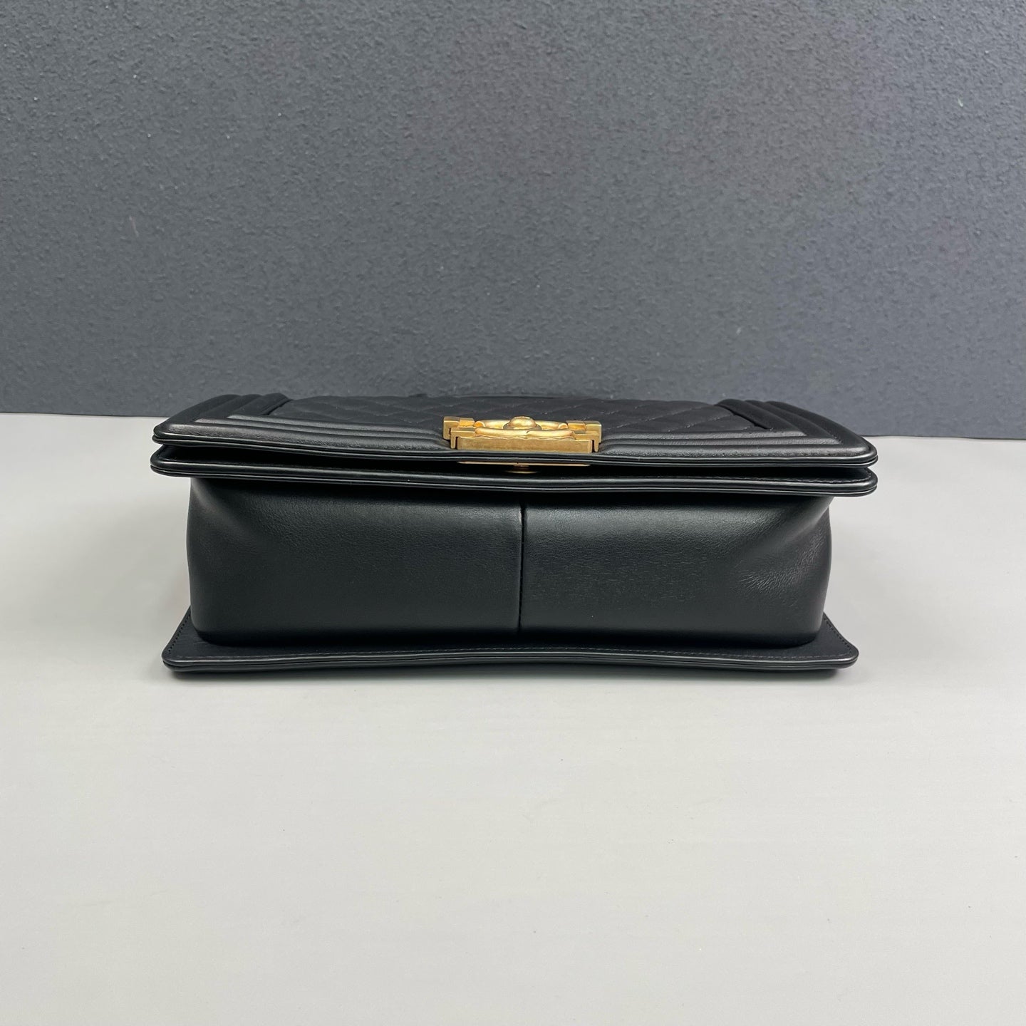 Chanel - Boy Chanel Medium Flap Bag - Lambskin leather - Black - (Medium)