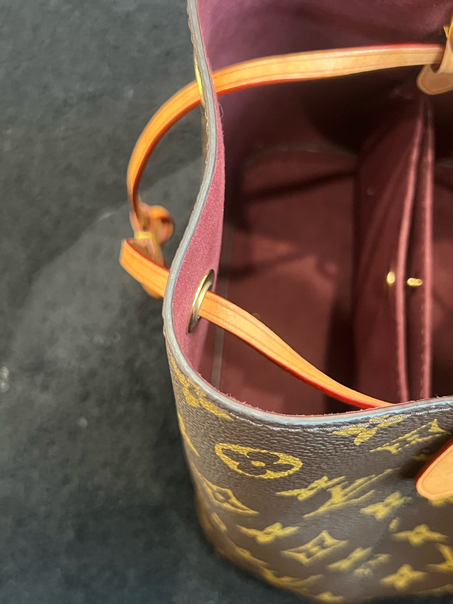 Louis Vuitton - NeoNoe BB - Monogram coated canvas with Vachetta leather trim - Brown - (Mini)