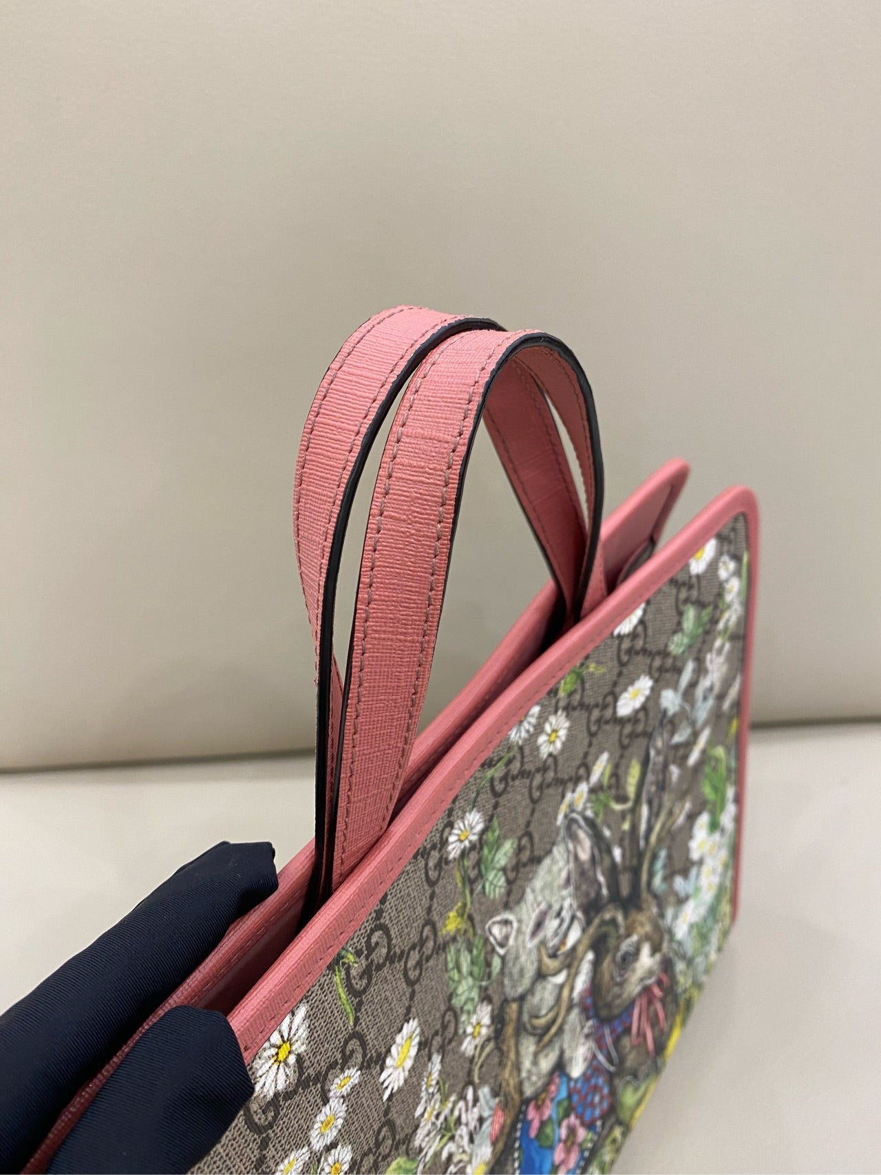 Gucci - Yuko Higuchi Cat and Rabbit Tote Bag - GG Supreme canvas with leather trim - Multicolour with Pink accents - (medium)
