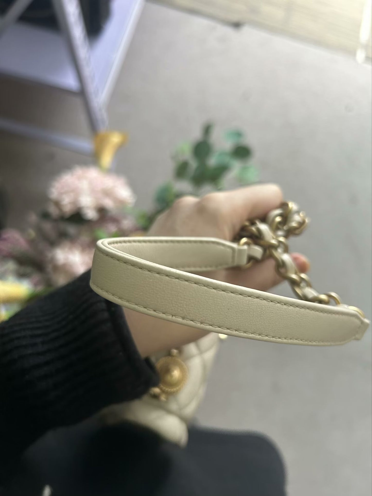 Chanel - Small Quilted Flap Bag with Medallion Chain Details - Lambskin leather - Beige - (Small)