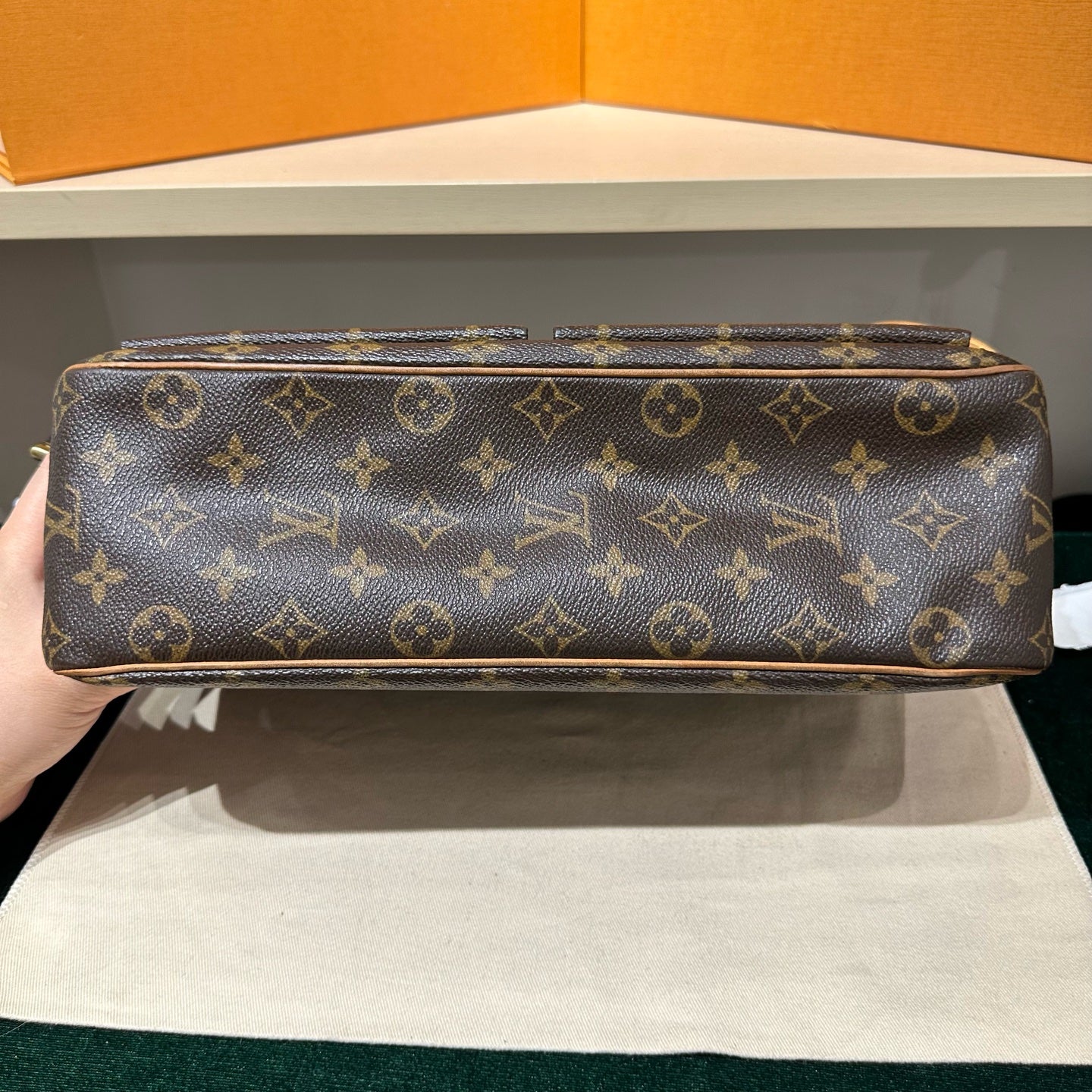 Louis Vuitton - Camel Shoulder Bag - Monogram coated canvas with Vachetta leather trim - Brown - (medium)
