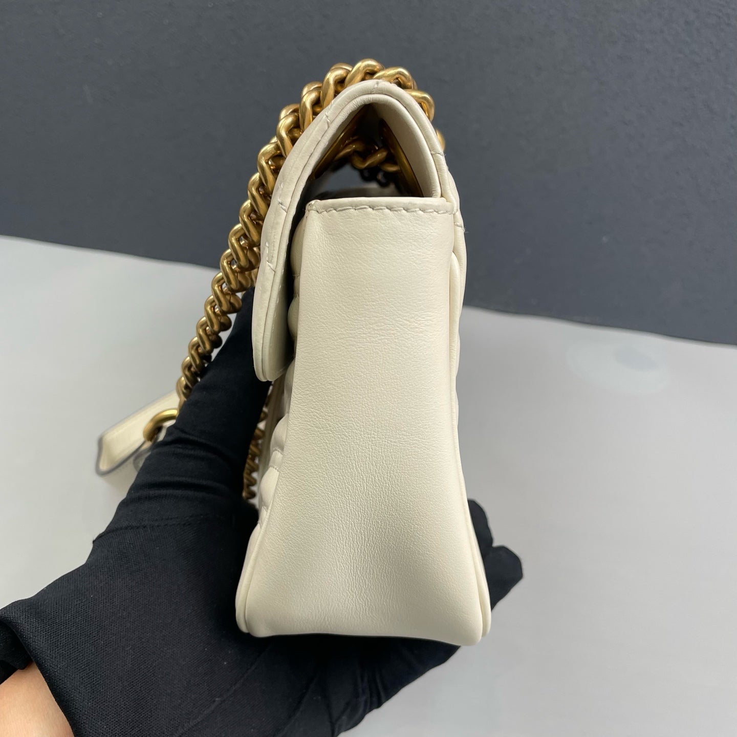 Gucci - GG Marmont Matelassé Shoulder Bag - Leather - White - (Medium)