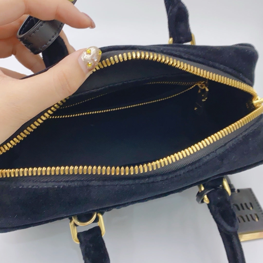 Miu Miu - Bauletto Matelassé Velvet Bag - Velvet - Black - (Small)
