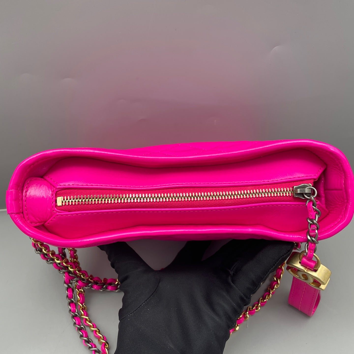 Chanel - Gabrielle Hobo Bag Small - Aged calfskin leather and smooth calfskin leather - Rose Red with Mixed-Tone Hardware - (small)