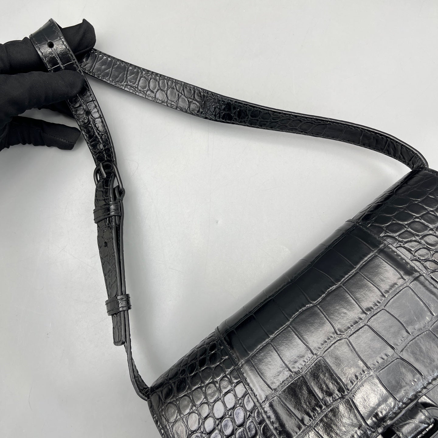 Balenciaga - Hourglass Mini - Calfskin leather with crocodile embossing - Black - (mini)