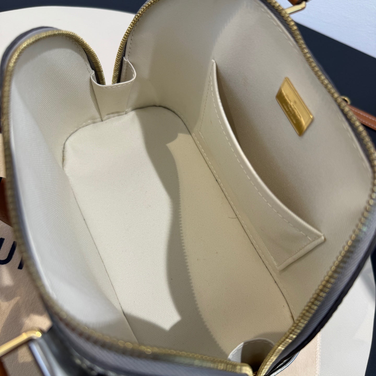 Louis Vuitton - Alma BB - Patent leather with Vachetta leather trim - Silver - (mini)