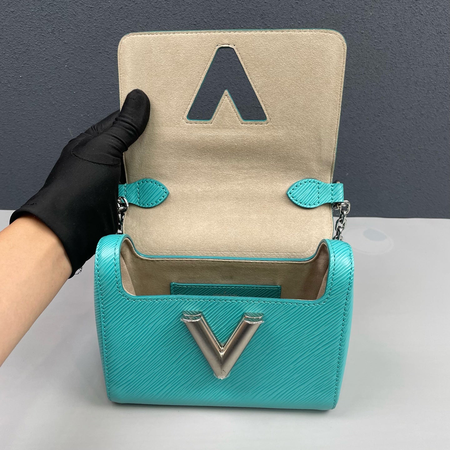 Louis Vuitton - Twist Bag (Small) - Epi leather - Teal with Silver-Tone Hardware - (Small)