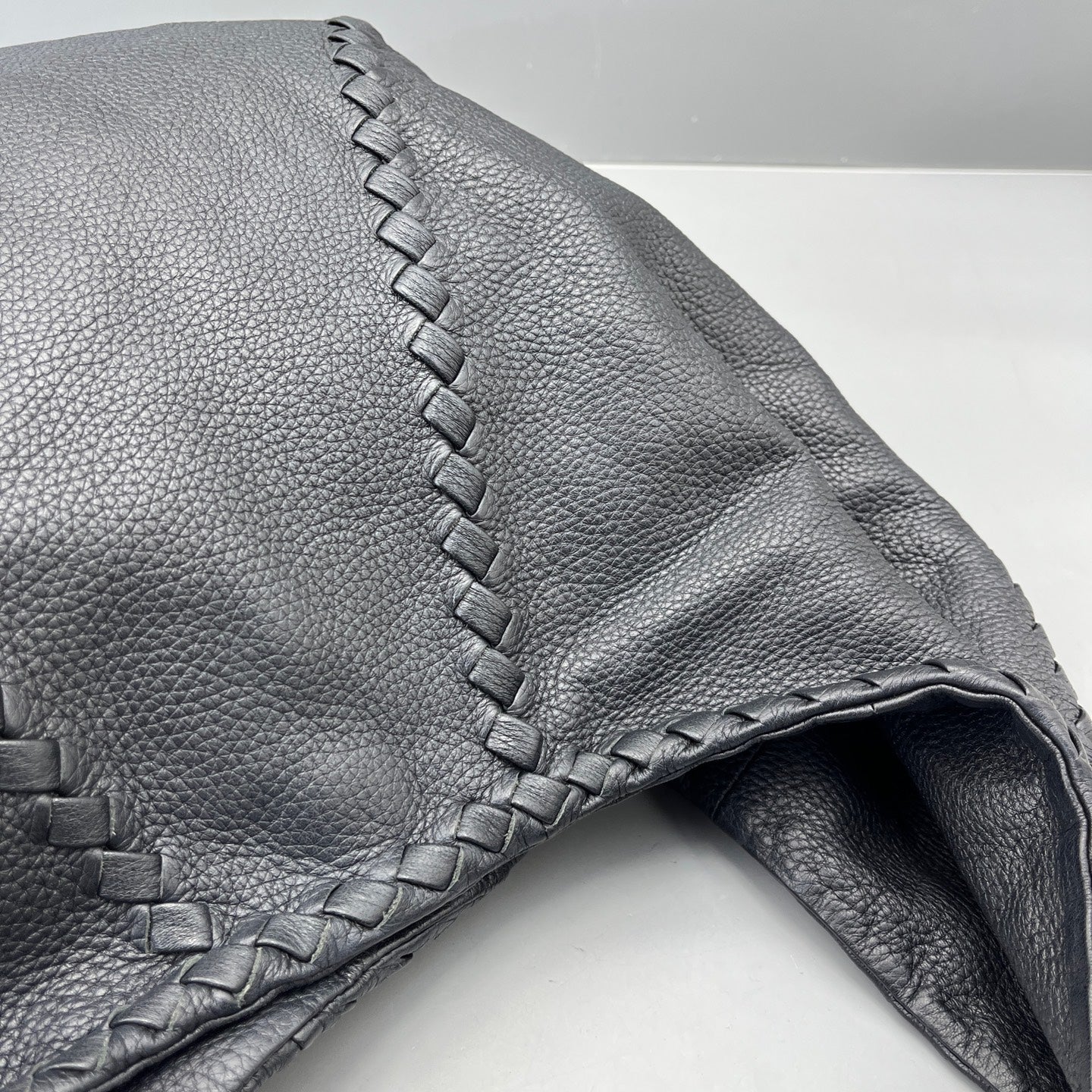 Bottega Veneta - Hobo Bag - Leather - Black - (medium)