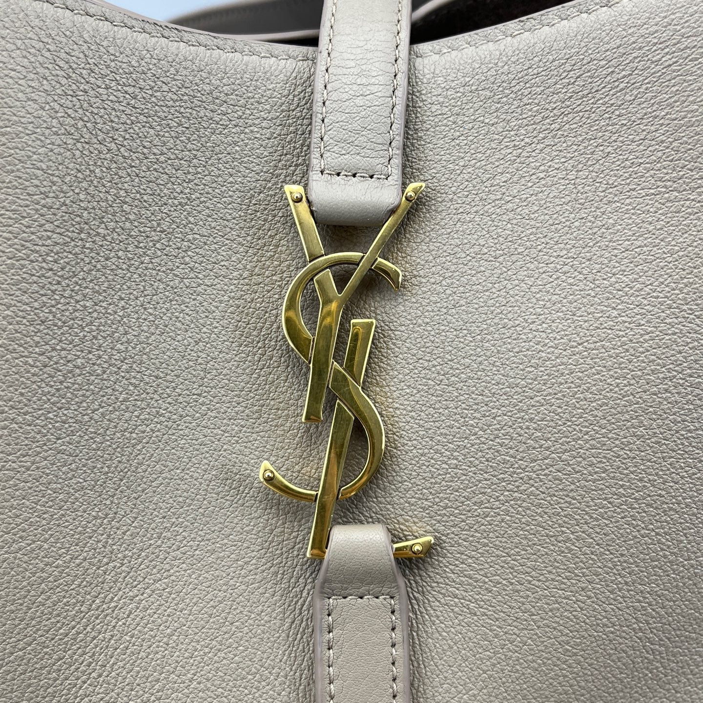 Saint Laurent - Le 57 Bucket Bag - Grained leather - Grey - (small)