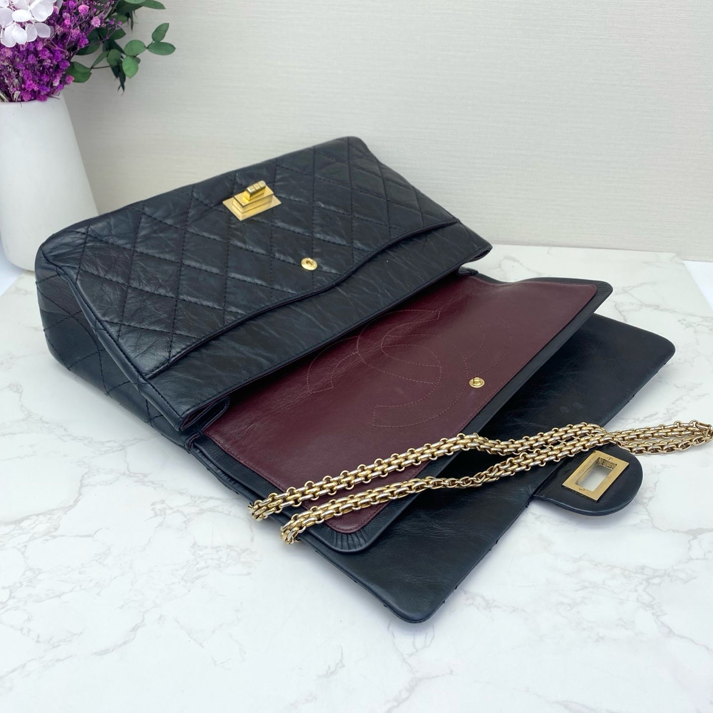 Chanel - 2.55 Reissue Flap Bag - Aged calfskin leather - Black - (Medium)