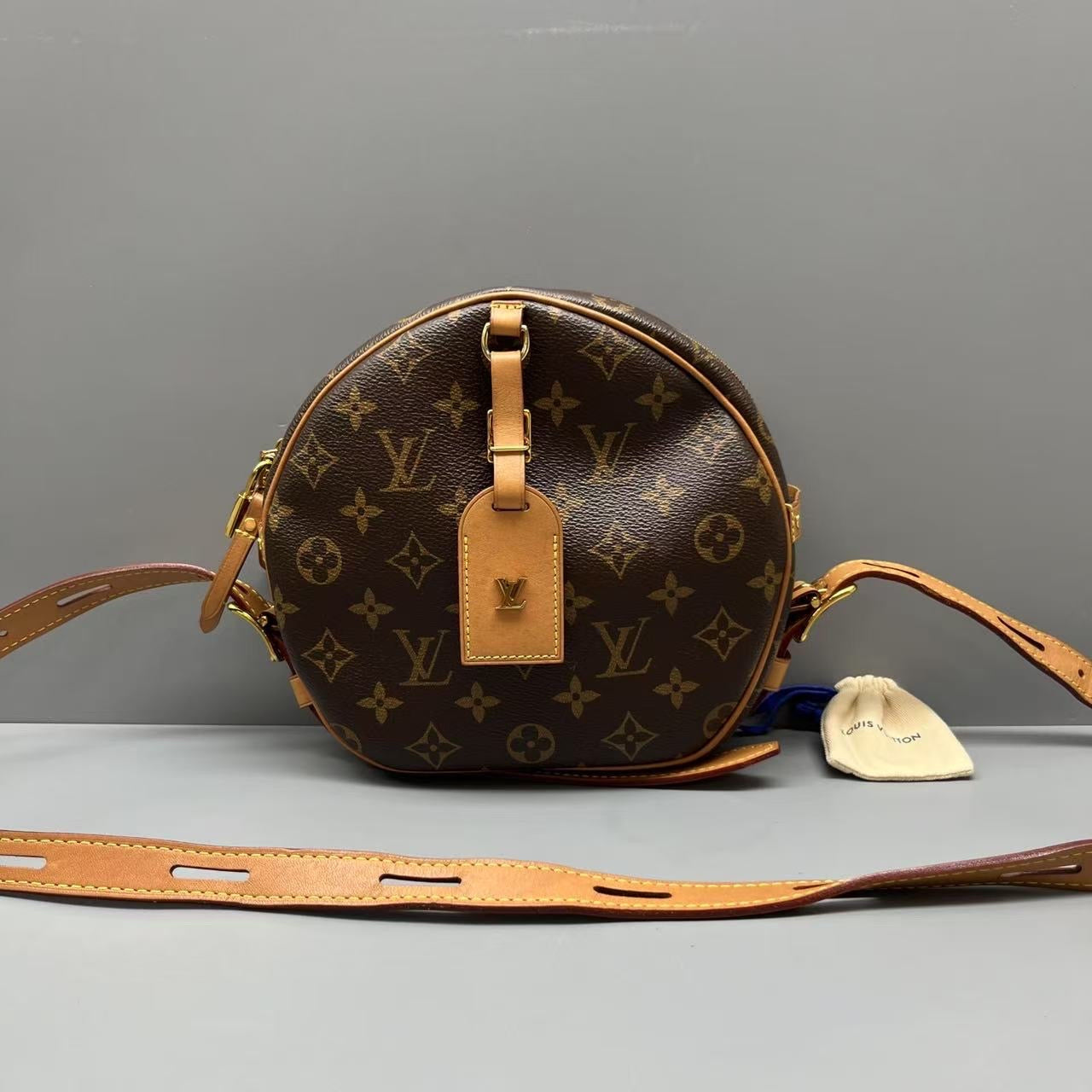 Louis Vuitton - Boite Chapeau Souple - Monogram coated canvas and Vachetta leather - Brown - (Medium)