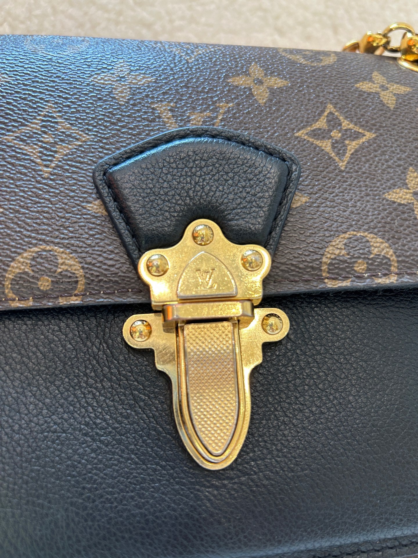 Louis Vuitton - Victoria Chain Bag - Monogram coated canvas with grained leather - Brown and Black - (small)