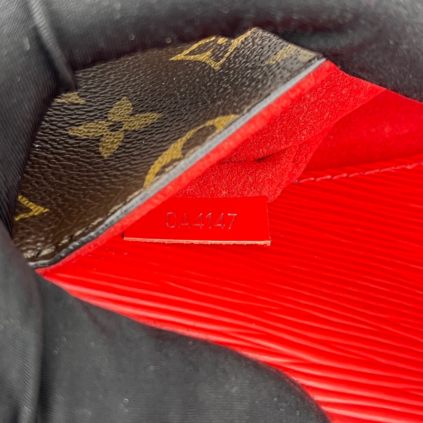 Louis Vuitton - Monogram Canvas and Epi Leather Envelope Messenger Bag - Monogram coated canvas, Epi leather, Microfiber lining - Red - (small)