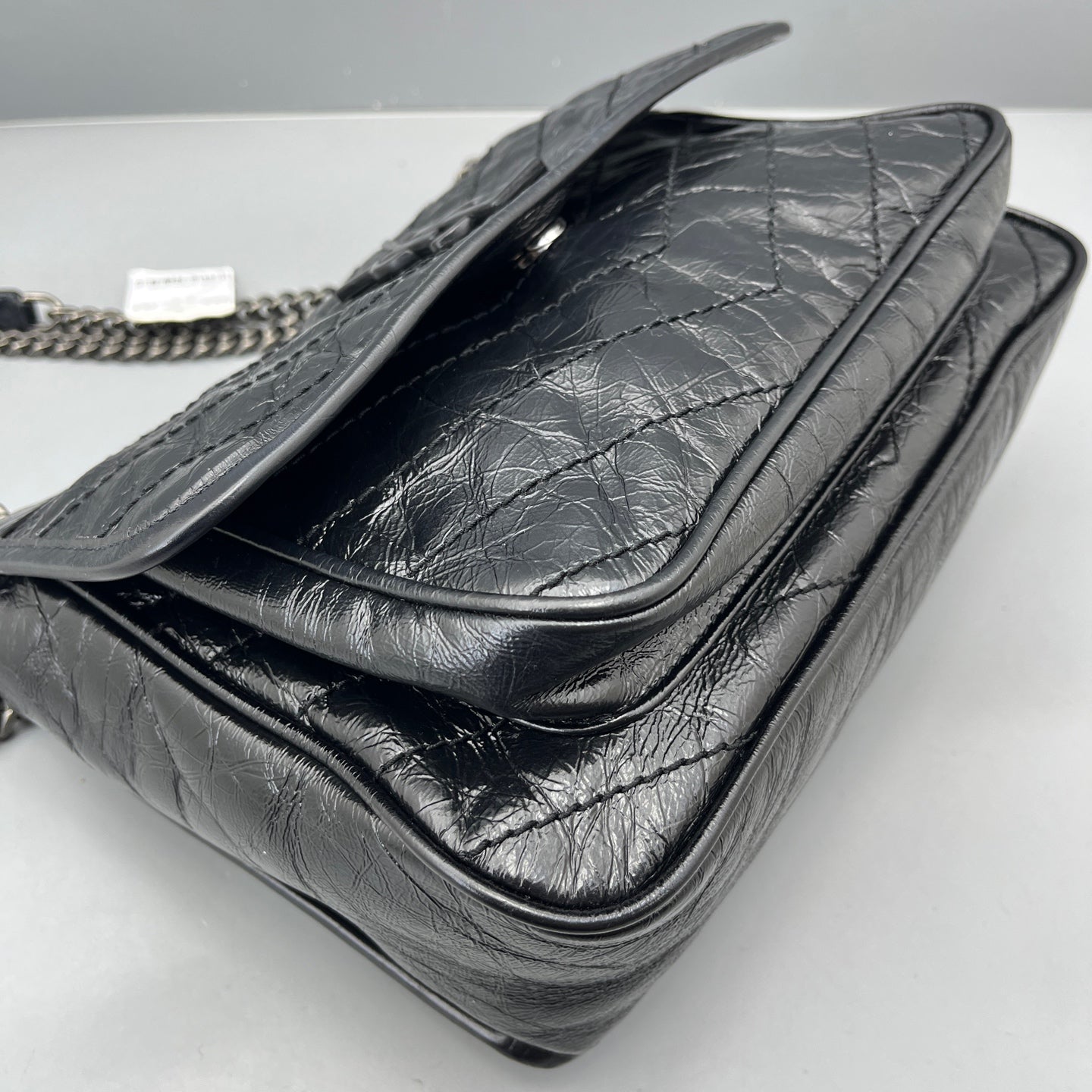 Saint Laurent - Niki Medium - Crinkled leather - Black - (Medium)