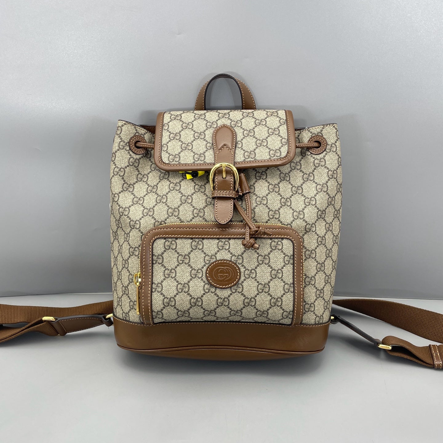 Gucci - GG Supreme Retro Flap Drawstring Backpack - GG Supreme coated canvas with leather trim - Beige and Brown - (medium)