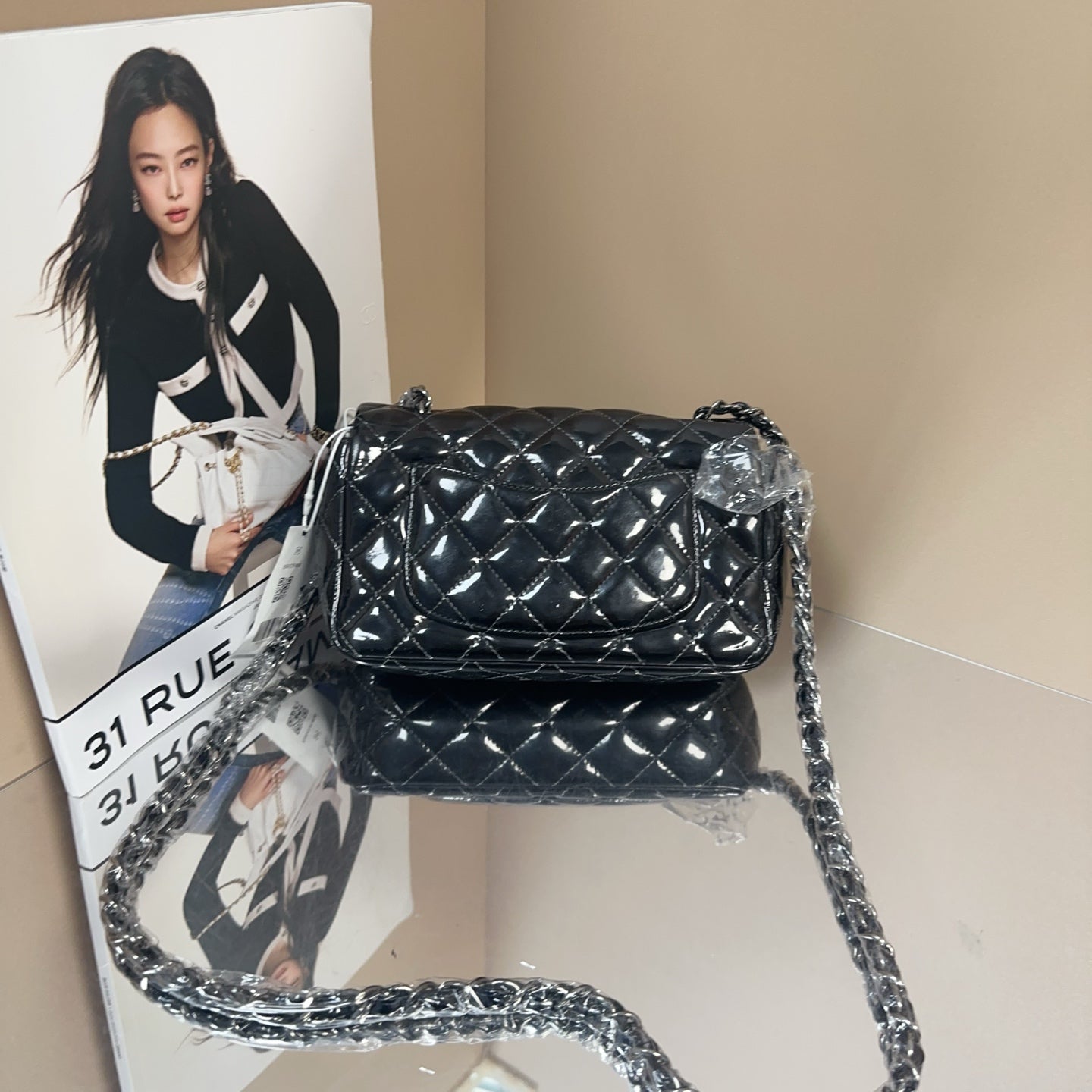 Chanel - Classic Flap Mini (Rectangular) - Patent leather - Black - (mini)