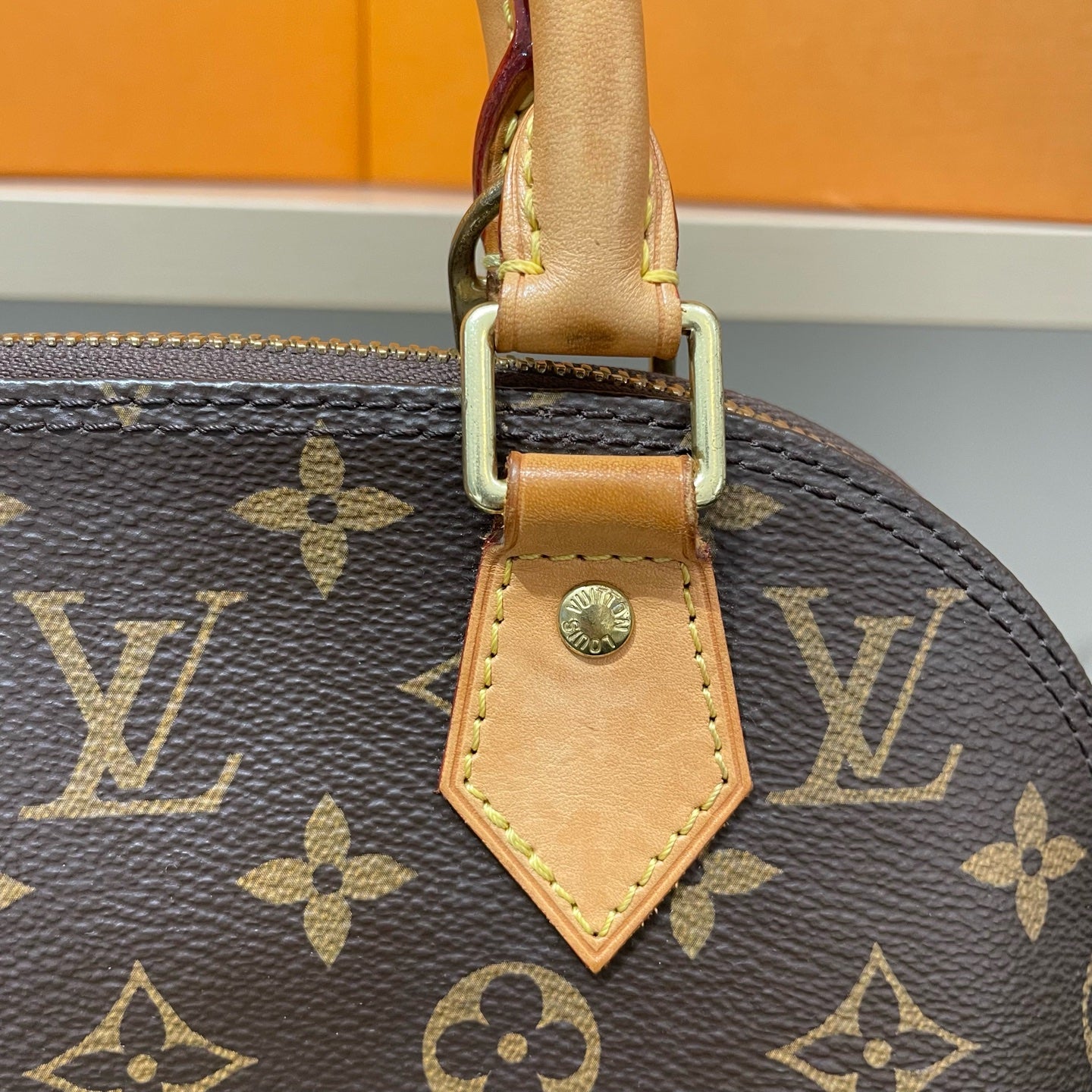 Louis Vuitton - Alma BB - Monogram coated canvas with Vachetta leather trim - Brown - (Mini)