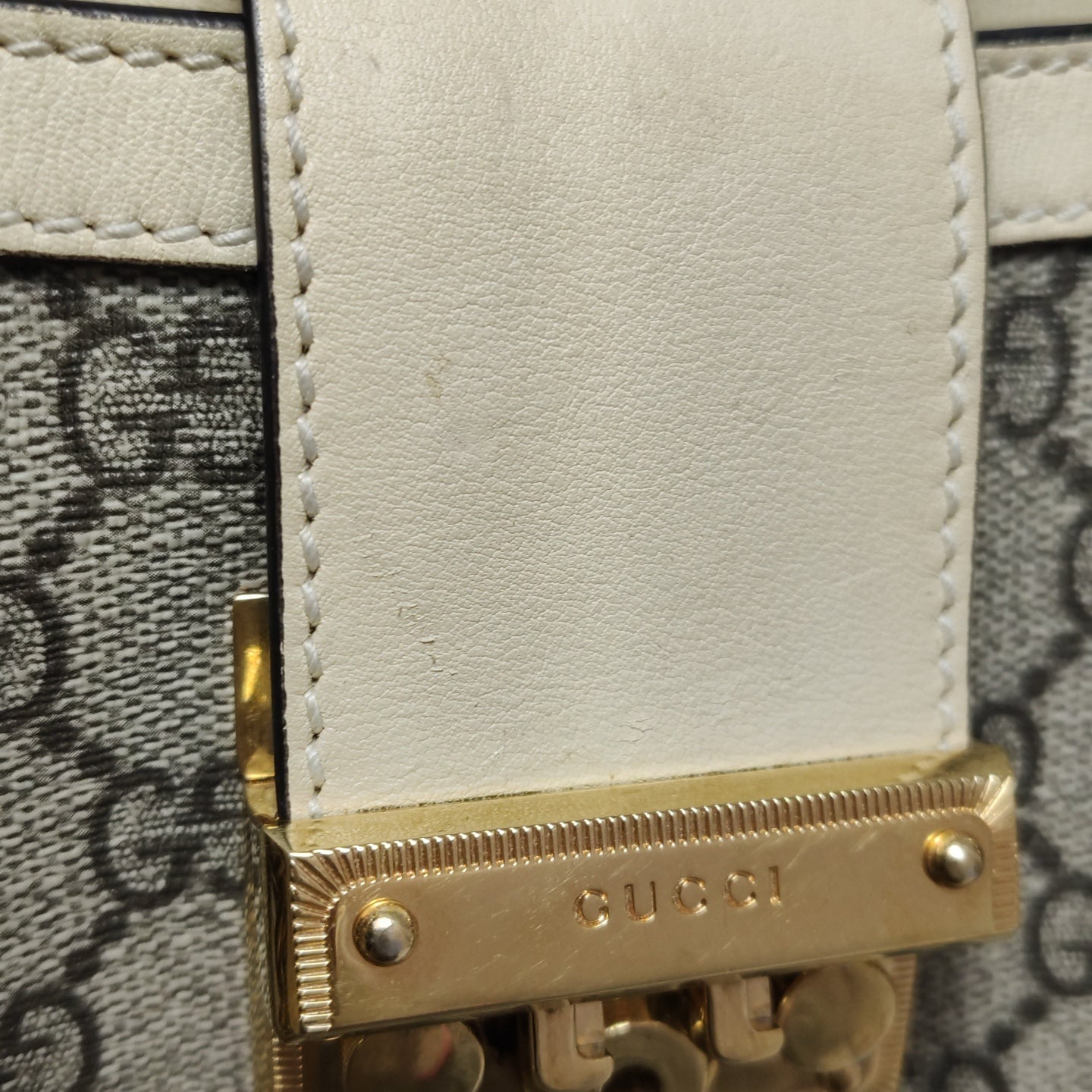 Gucci - Padlock Small Shoulder Bag - GG Supreme canvas with leather trim - Beige - (Small)